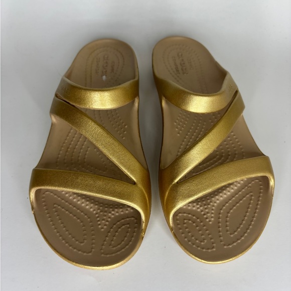 CROCS Gold Sandals - Picture 16 of 16